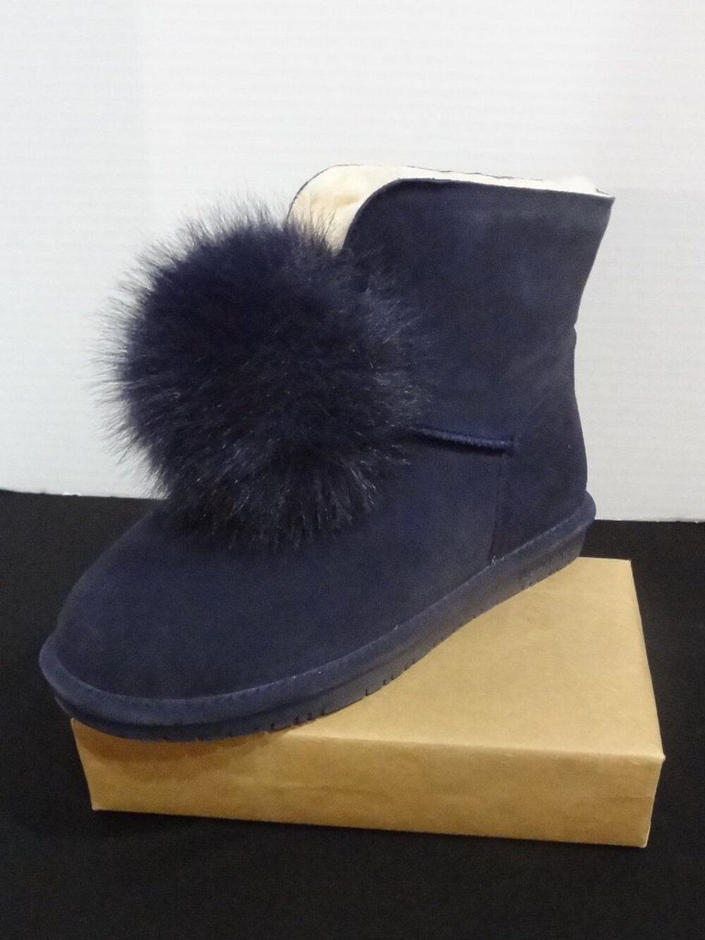 BEARPAW Liv Navy Suede Pom Pom Boots Women's Size 10